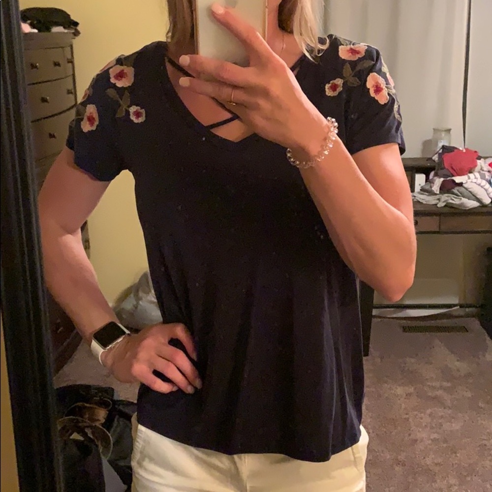 Floral embroidered t shirt